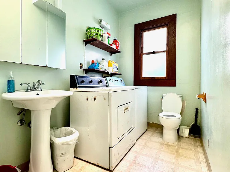 2037 Hearst Ave #A — Photo 9