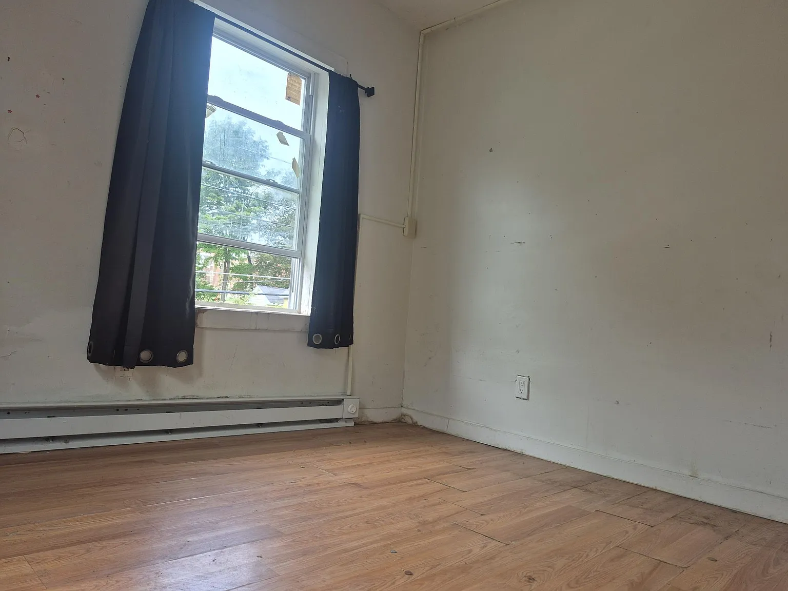 3 bed, $1,850 — Photo 1