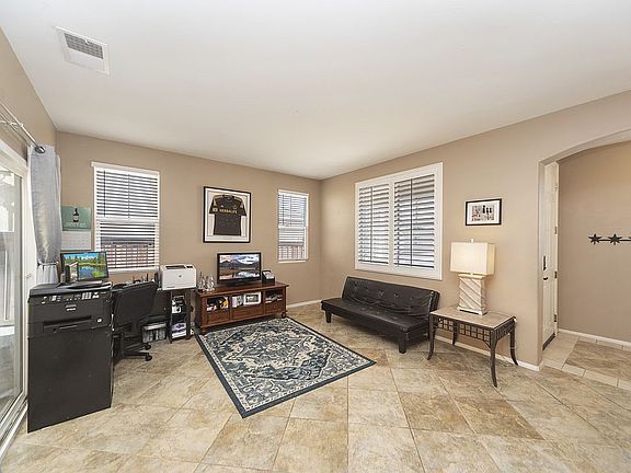 4th image of 2271 Flamingo Dr