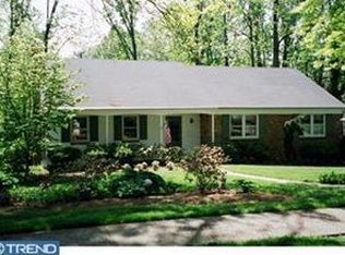 1817 Sharon Rd, Meadowbrook, PA 19046