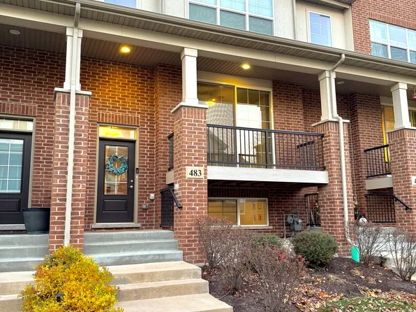 483 Woodmoor Dr, Lombard, IL 60148