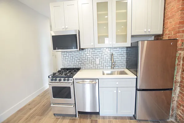 Rented by Abode Well Realty Inc | media 10