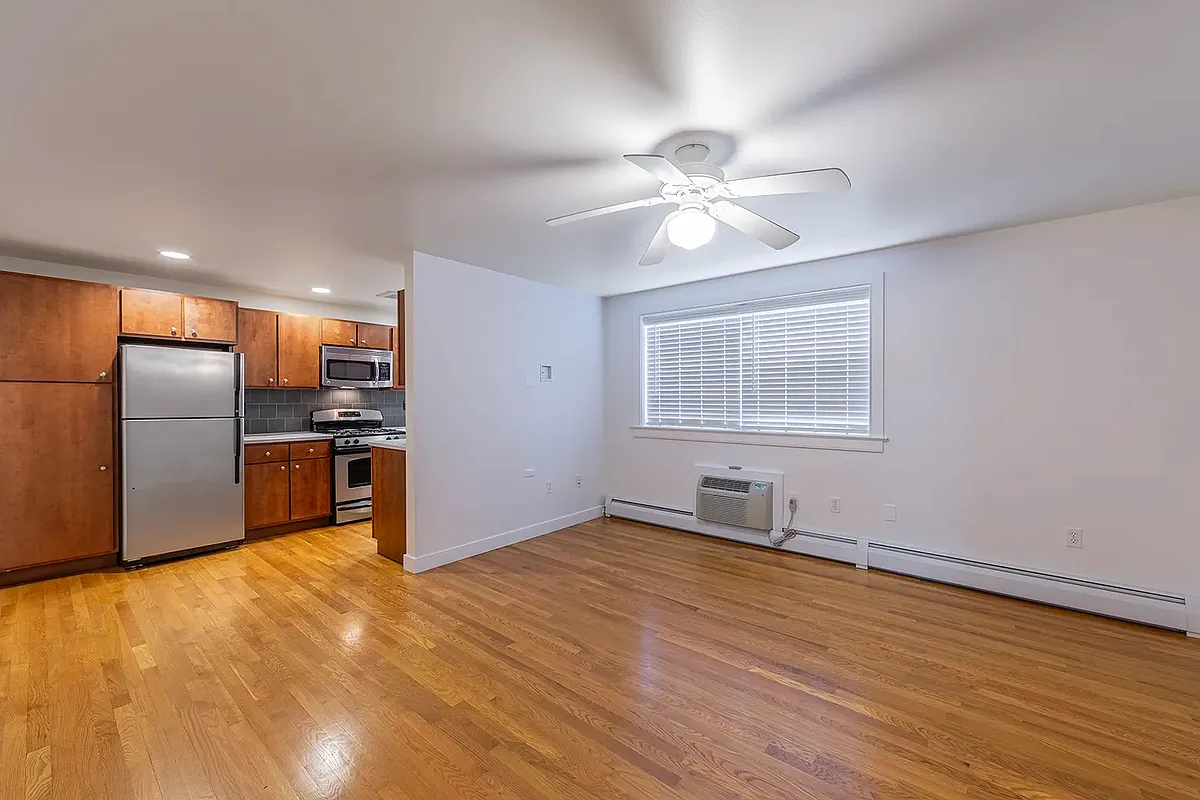 Building Photo - 116 N Aberdeen Ave #A2