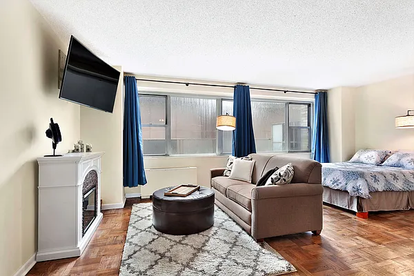 Rented by Compass | media 16