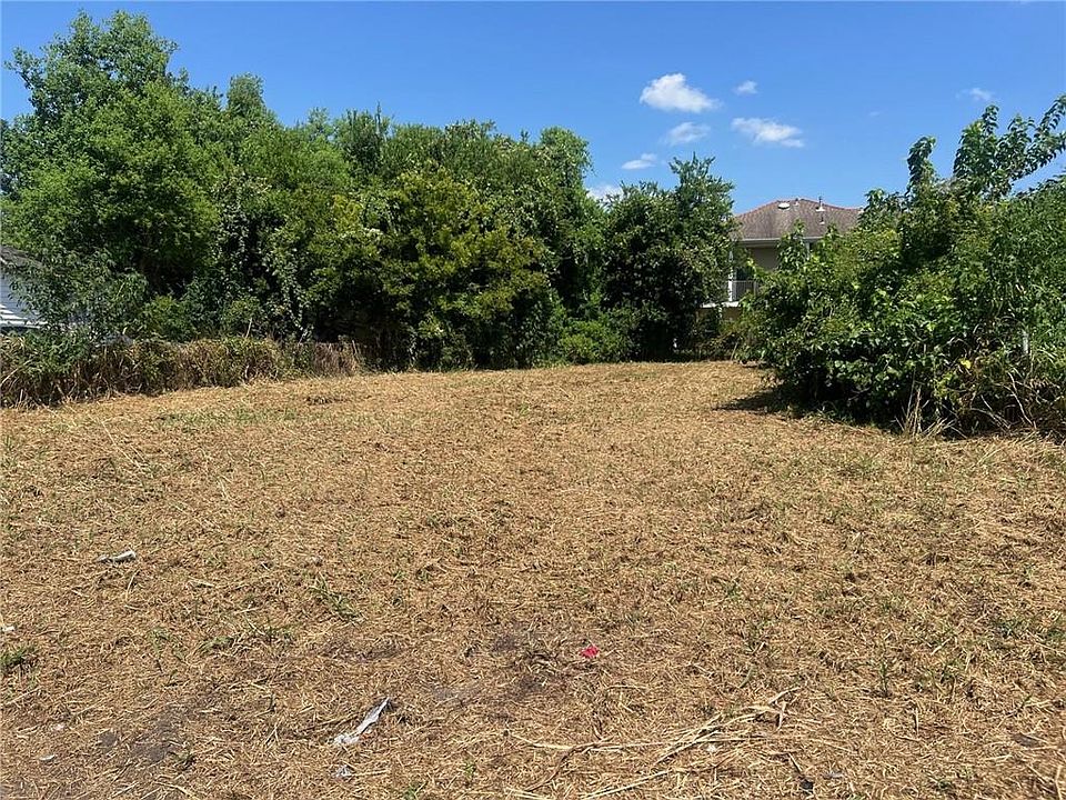 2nd image of 4957 Tulip St