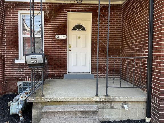3rd image of 2112-2120 Indianola Ave #2114