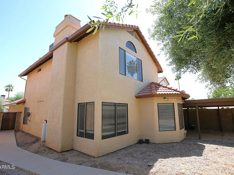 924 E Manor Dr — Photo 35