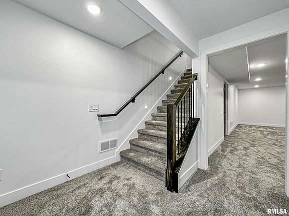 4th image of 4436 Chestnut Dr