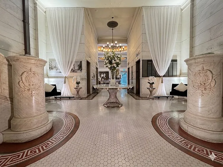 HWH Luxury Living — Photo 43