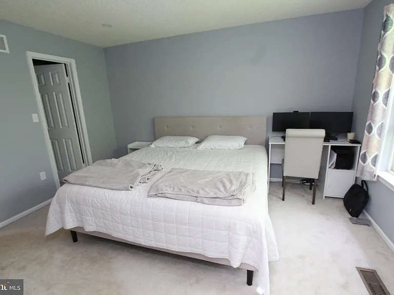 6 Halstead Pl — Photo 23