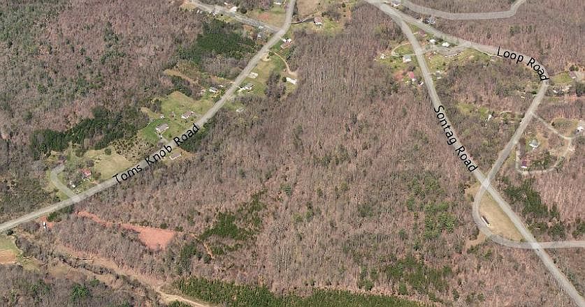 2nd image of 251 Toms Knob Rd