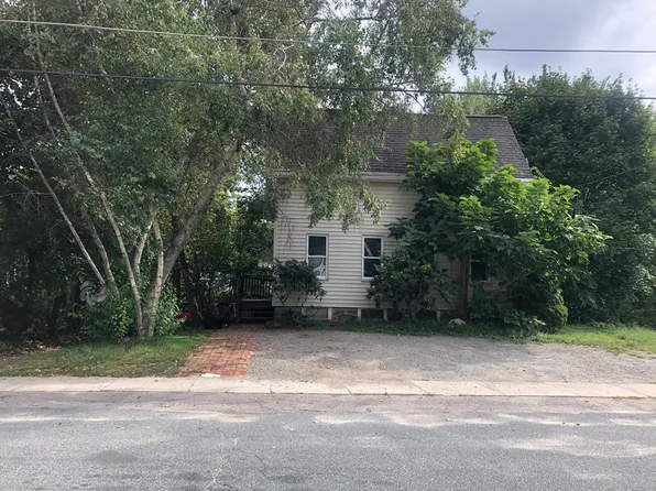 96 Cherry St, Whitman, MA 02382
