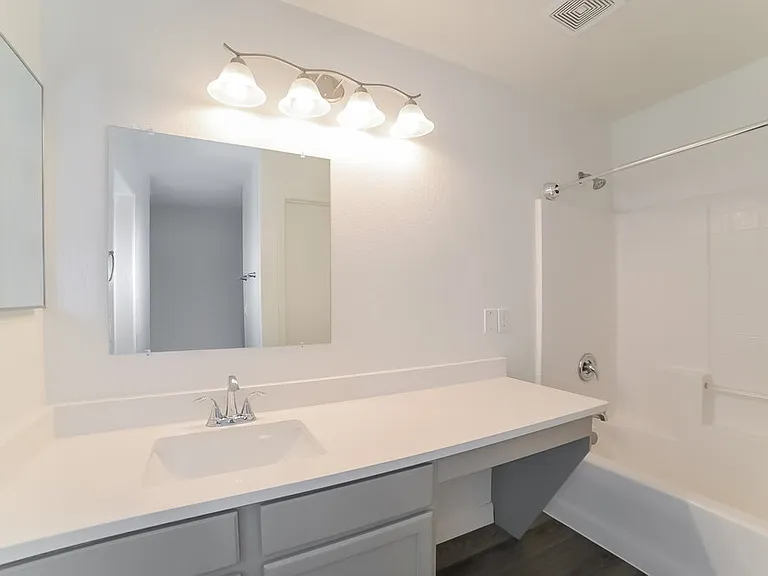 5157 W Warner St — Photo 9