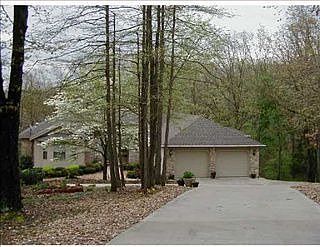 5th image of 10 McGeorge Ln