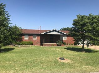 826 N Marion Ave, Hinton, OK 73047