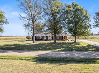 987 Silvers Rd, Saint Peters, MO 63376
