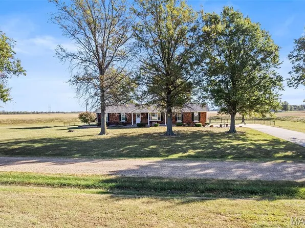 987 Silvers Rd, Saint Peters, MO 63376