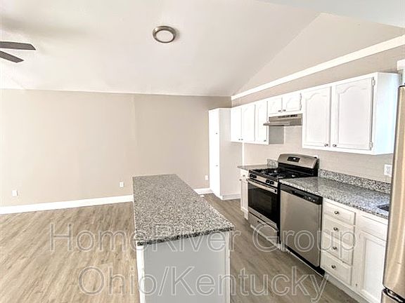 4th image of 301 Grand Ave