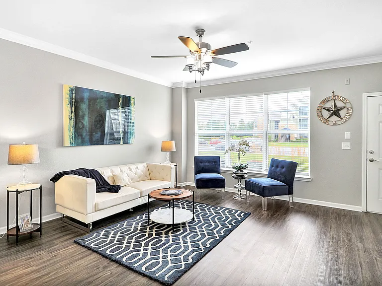 The Vintage at Zona Rosa Apartment Homes — Photo 12