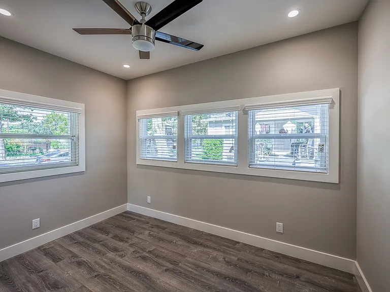 160 N Myrtle Ave — Photo 14