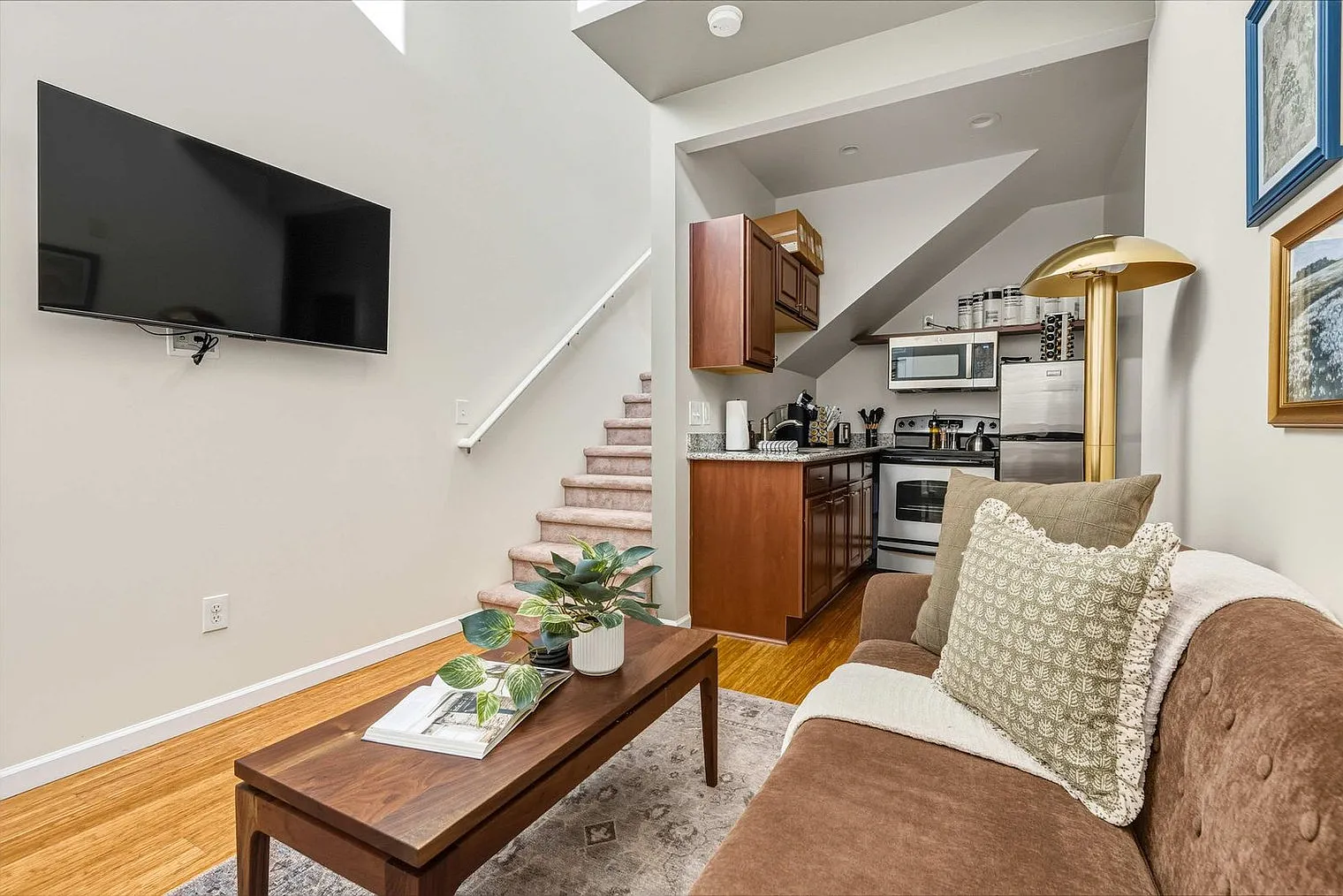 2 bed, 1.0 bath, 796 sqft, $3,739 — Photo 2