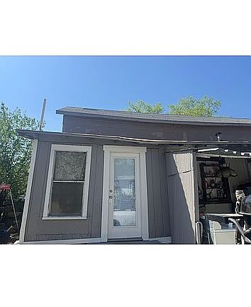 3rd image of 423 Matthews Ave