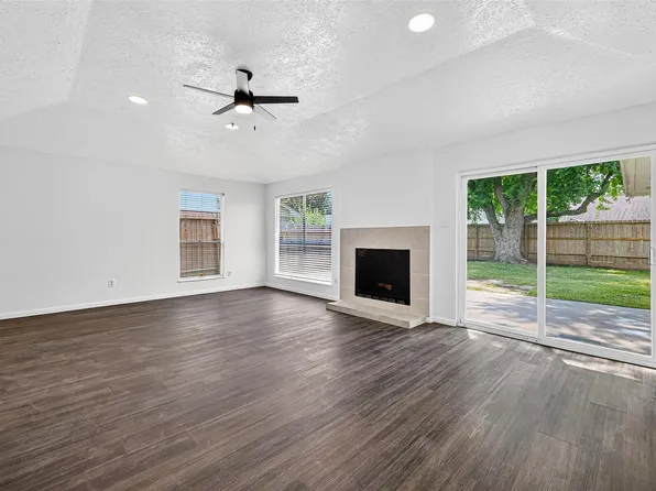 2403 Barrington Place Dr, Sugar Land, TX 77478