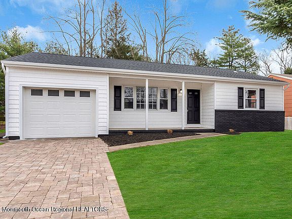 2nd image of 208 Martinique Drive