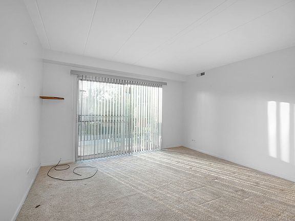 3rd image of 13526 Lawler Ave APT 31