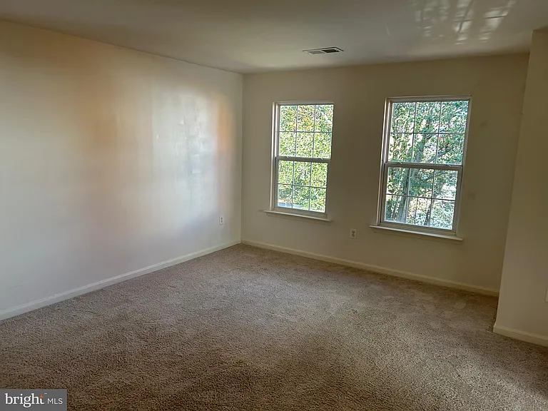 6821 Hollow Glen Ct — Photo 11
