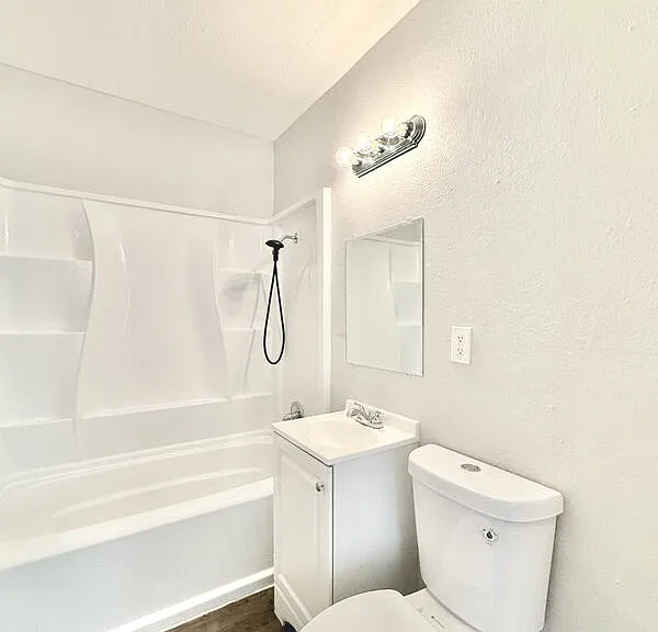 711 18th Ave S #2 — Photo 32