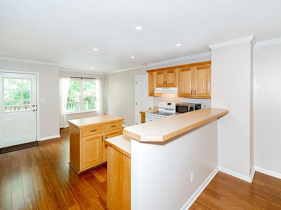 5th image of 10947 Woody Dr #B