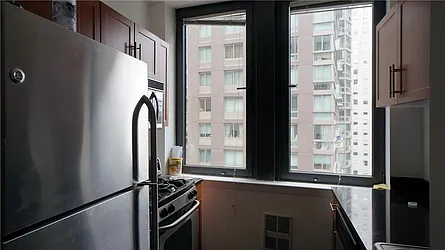 Rented by R New York