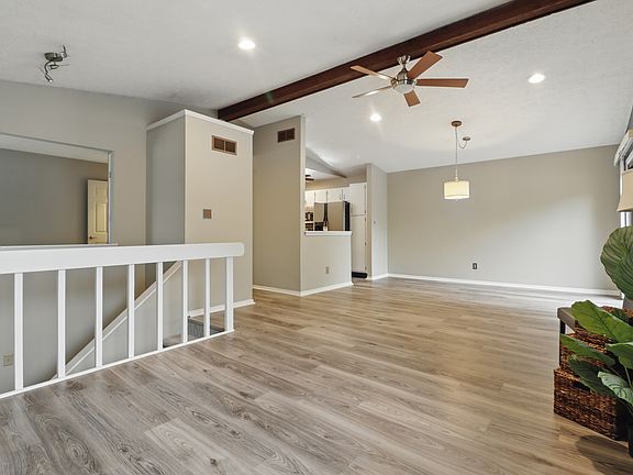 3rd image of 7940 Sunfield Ct