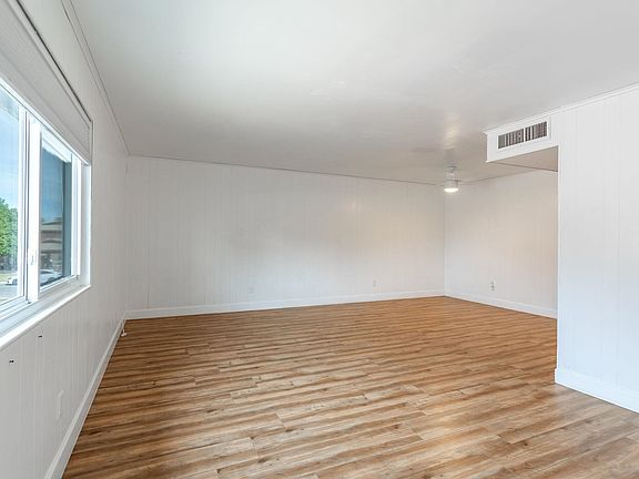 5th image of 1247 W 20th Pl