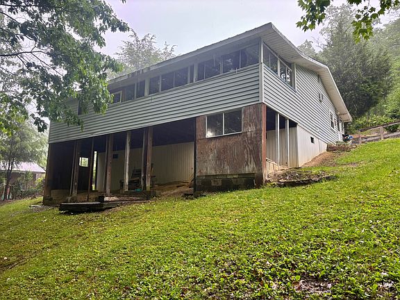 3rd image of 3224 Crites Mountain Rd