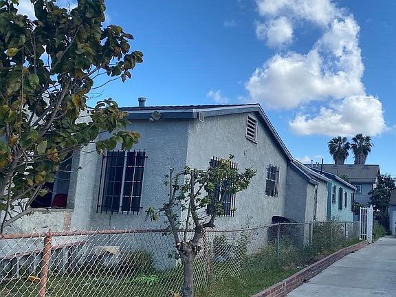 2nd image of 8906 Holmes Ave