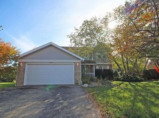 2083 Newport Cir, Hanover Park, IL 60133