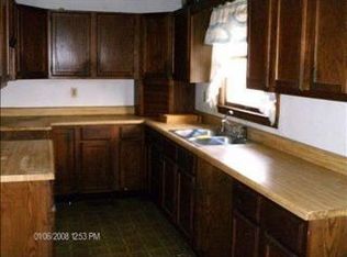 103 N High St, Ellsworth, IL 61737