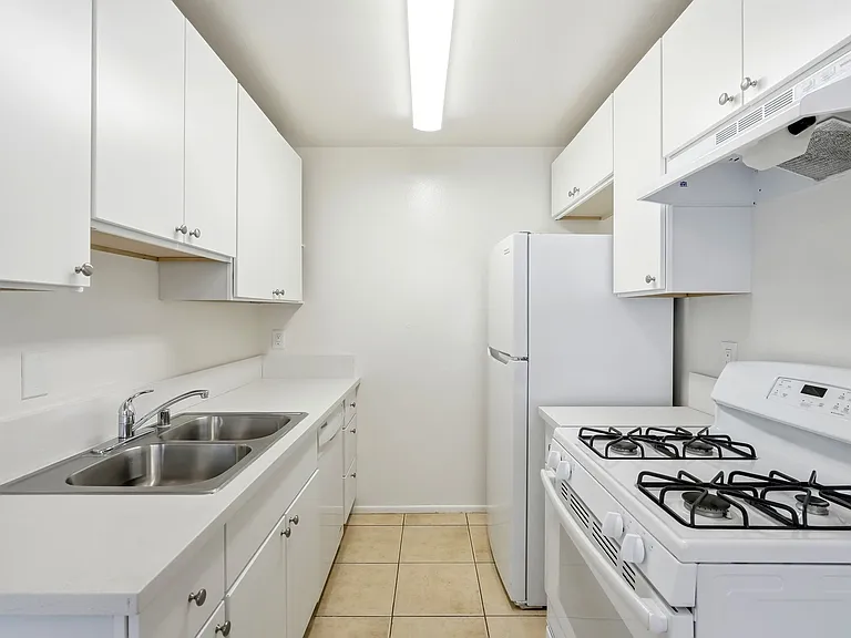 10845 Camarillo St #108 — Photo 7