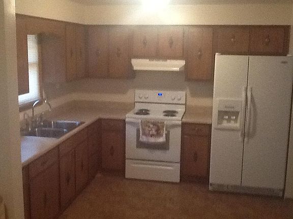 4th image of 810 Burton Ave