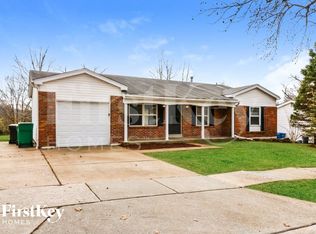 6370 Silver Fox Dr, Florissant, MO 63034