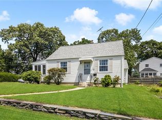 101 Everleth Ave, Warwick, RI 02888