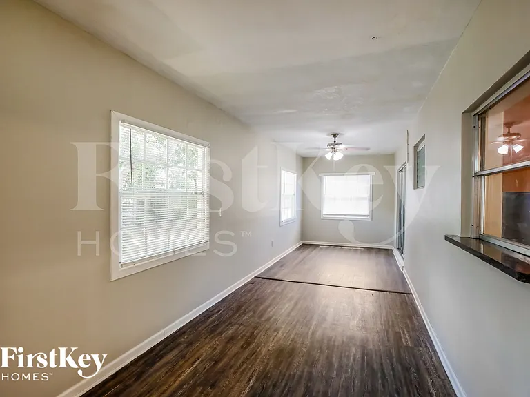 7925 Indigo St — Photo 9