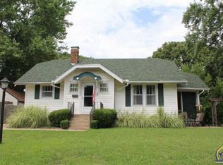 201 NW Broadmoor Ave, Topeka, KS 66606