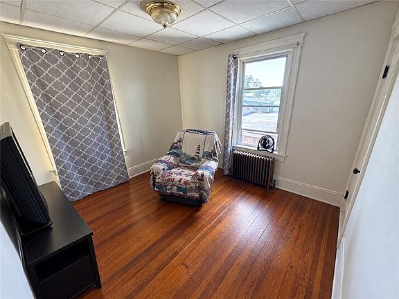 4th image of 377 Vose St