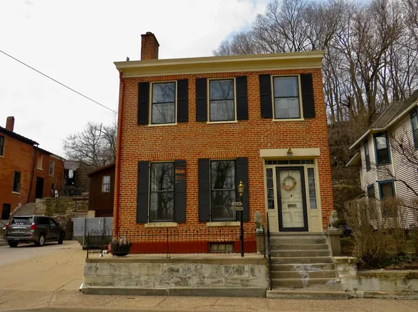 519 S Bench St, Galena, IL 61036