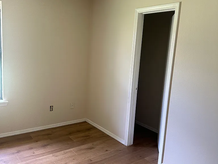 2420 W Mary Dr — Photo 4