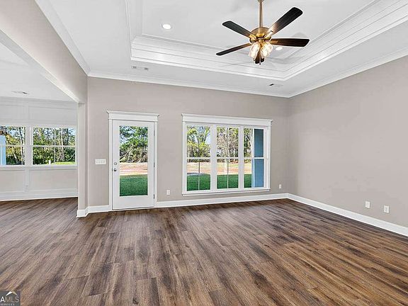 4th image of 77 Silver Bluff Dr