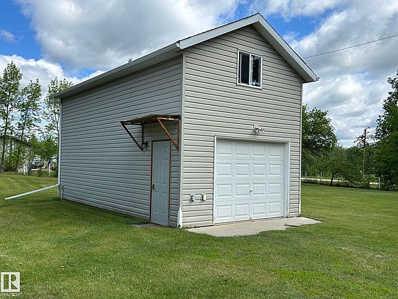 3rd image of 23429 Township Rd #584-23